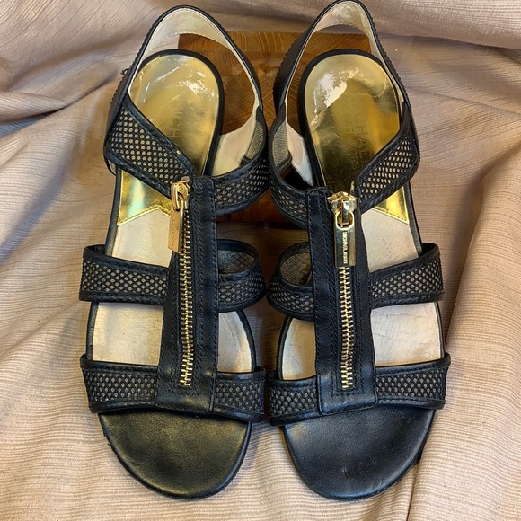 Michael Kors zipper leather sandals in GUC - Picture 1 of 12